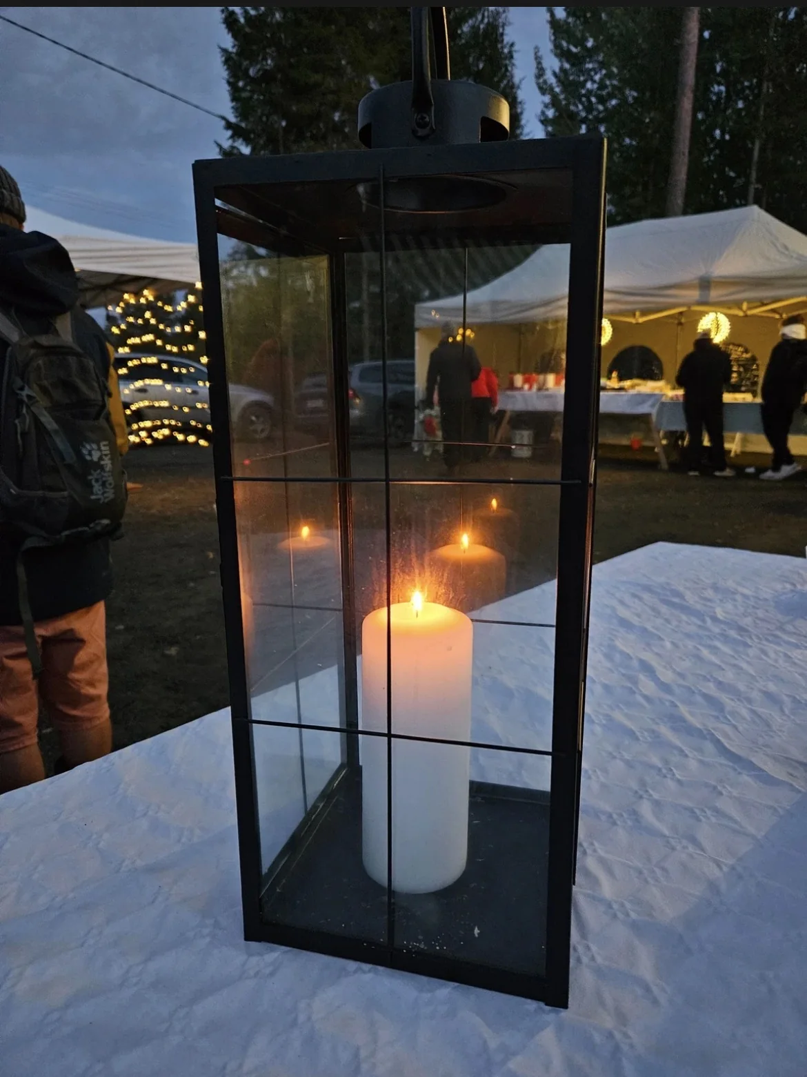 Tunnelmia kylätalon avajaisista